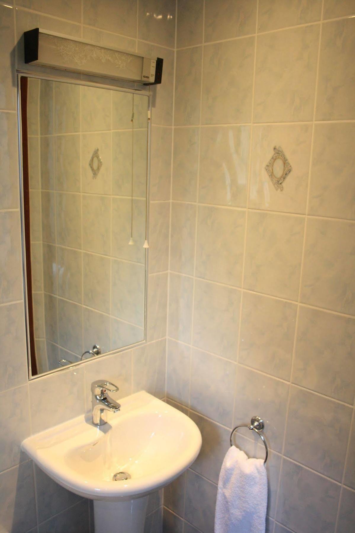 Kings Paget Hotel West Drayton  Eksteriør billede