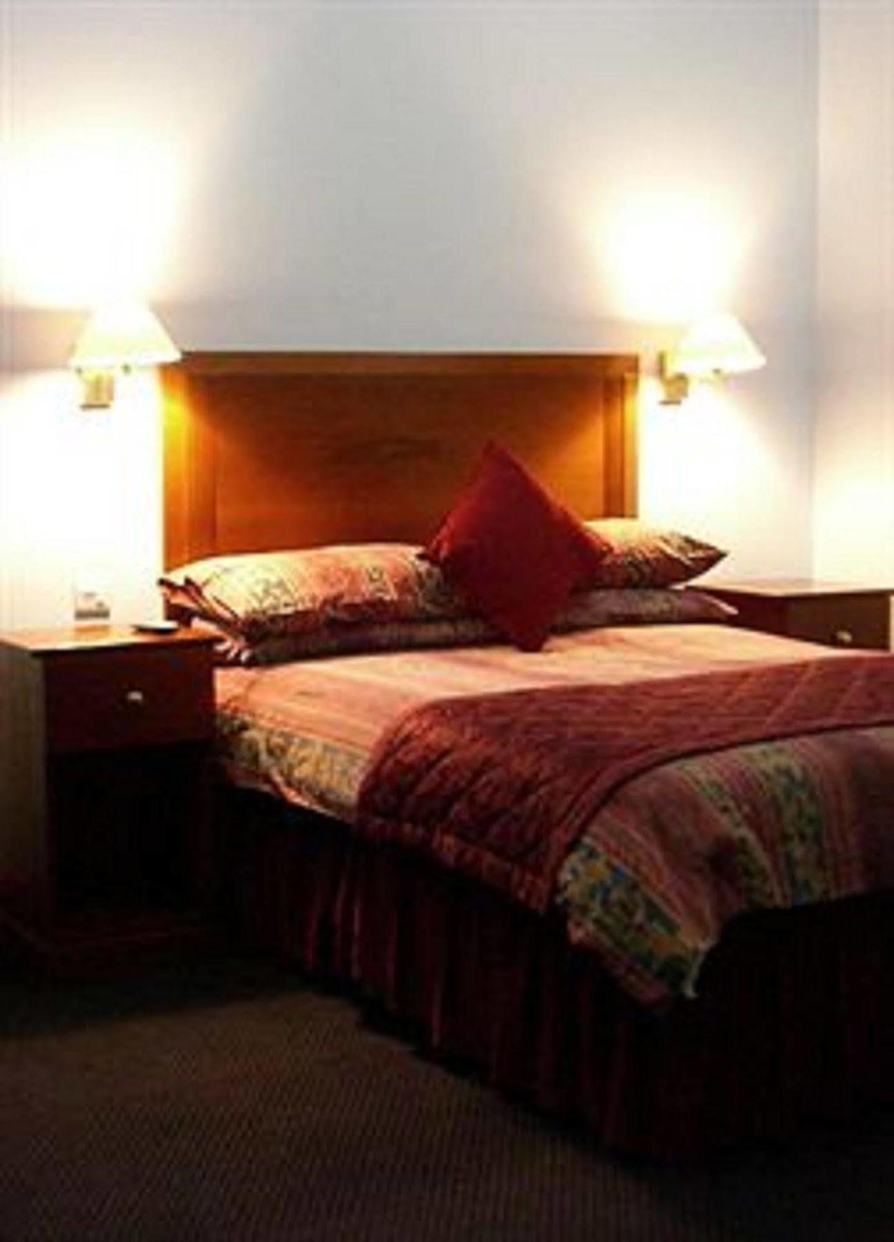 Kings Paget Hotel West Drayton  Eksteriør billede