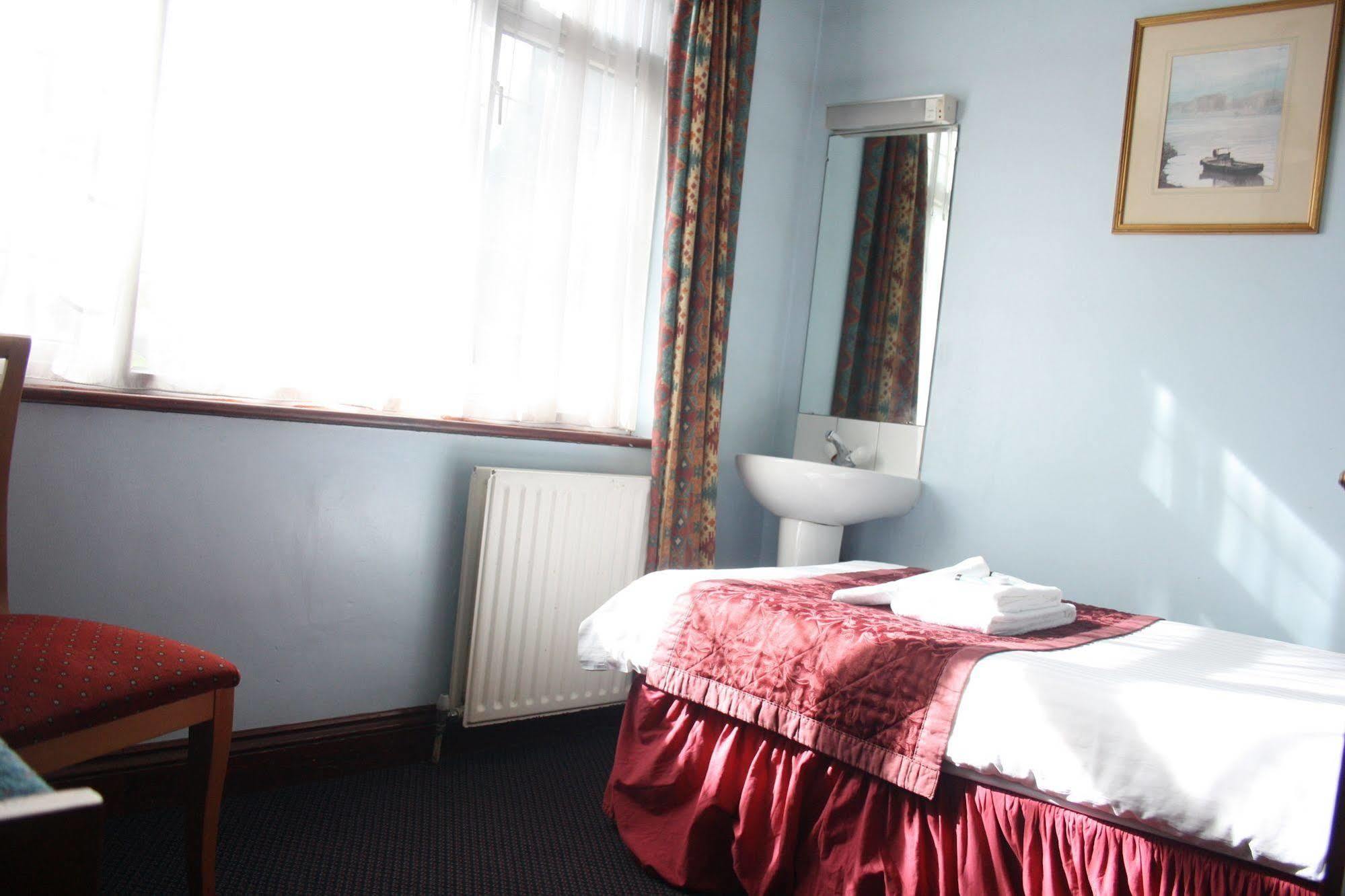 Kings Paget Hotel West Drayton  Eksteriør billede